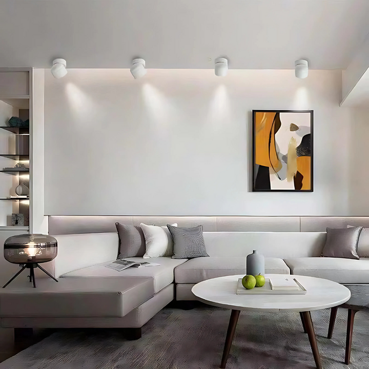 Spot LED orientable plafond. Projecteur moderne en aluminium pour un éclairage intérieur flexible et design.