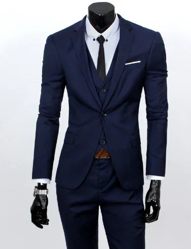 Costume homme 3 pièces polyvalent pour toutes les occasions: mariage, bureau, cérémonie. Élégance et confort garantis.