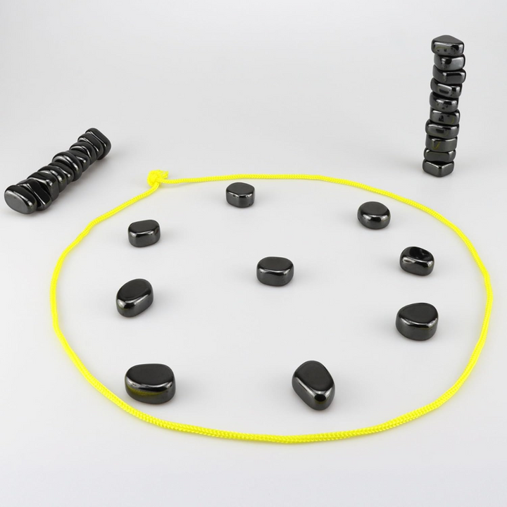Tableau d'échecs magnétique de voyage, petit format robuste, pour jouer à la stratégie partout.