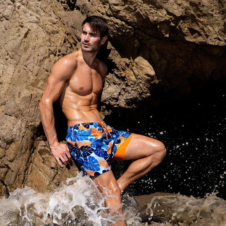 Maillot de bain homme, style sportif et élégant. Idéal pour les activités nautiques.