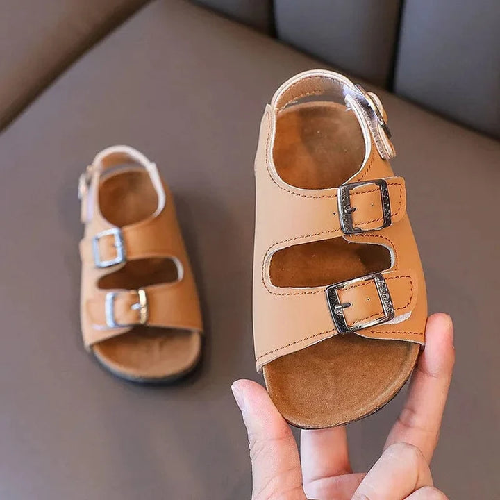 Sandales bébé légères et respirantes pour filles. Parfaites pour le jardin ou les balades estivales.