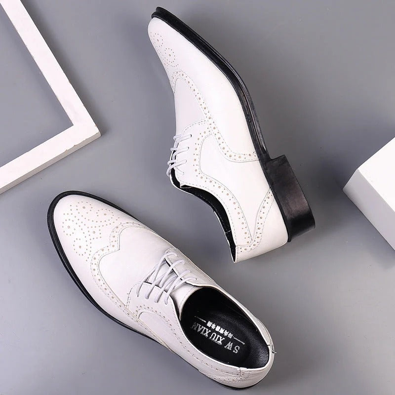 Chaussures Richelieu homme noires, style Oxford brogue à lacets, parfaites pour mariage et tenues habillées.
