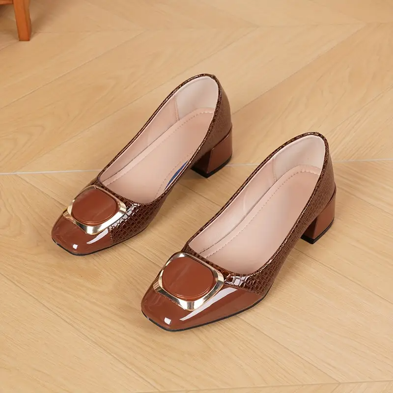 Mocassins plats femme camel en cuir souple, semelle antidérapante, pour un confort optimal au quotidien.