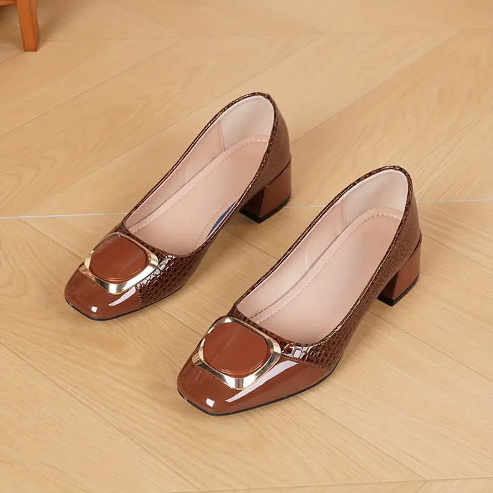 Mocassins plats femme camel en cuir souple, semelle antidérapante, pour un confort optimal au quotidien.