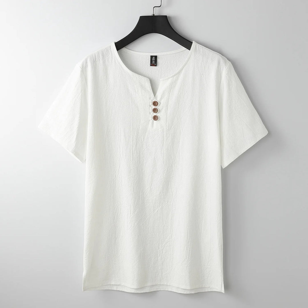 T-shirt Henley homme estival, léger et respirant, pour un look casual boutonné élégant et confortable.