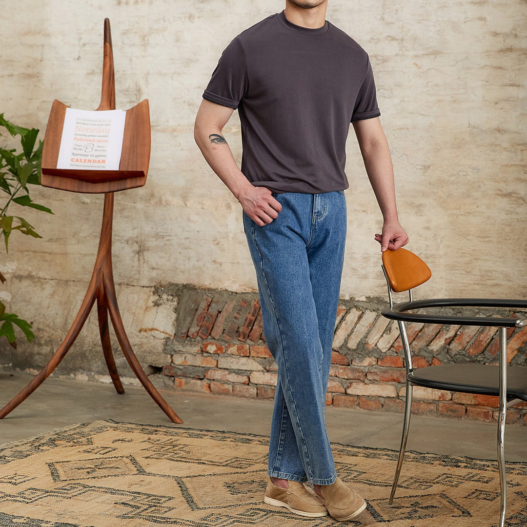 T-shirt basique homme Elias, essentiel pour la garde-robe, confortable et facile à assortir pour l'été.