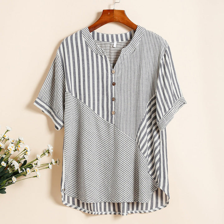 Chemisier femme élégant à rayures, col V, idéal pour un style chic et décontracté en été.