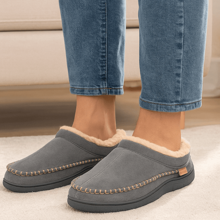 Chaussons confortables pour hommes, parfaits pour la maison. Douceur et chaleur idéales pour l'hiver.