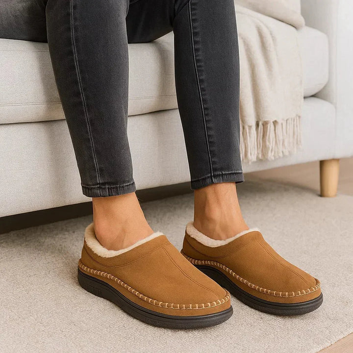 Pantoufles confortables pour hommes, conçues pour la détente. Chaleur et douceur garanties pour vos pieds.
