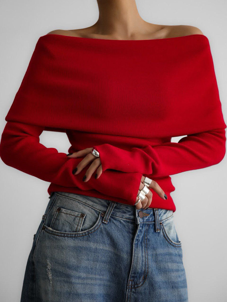 Pull femme basique mais élégant, avec épaules dénudées et encolure bateau pour un look raffiné.