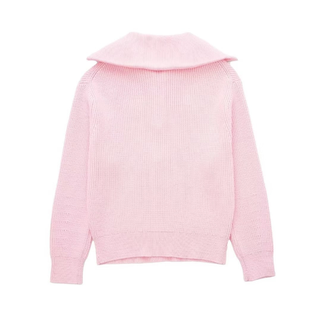 Pull maille femme confortable, col montant. Demi-zip pour un look moderne et décontracté en automne.