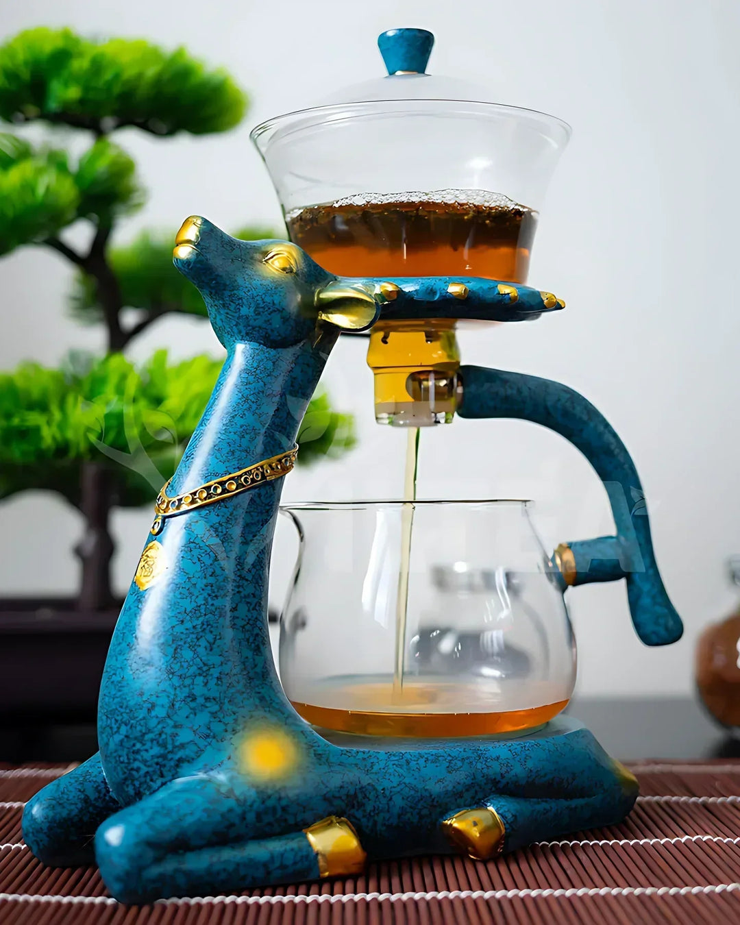 Infuseur à thé magnétique en verre de luxe, simplifiant le rituel pour une expérience de détente à domicile.
