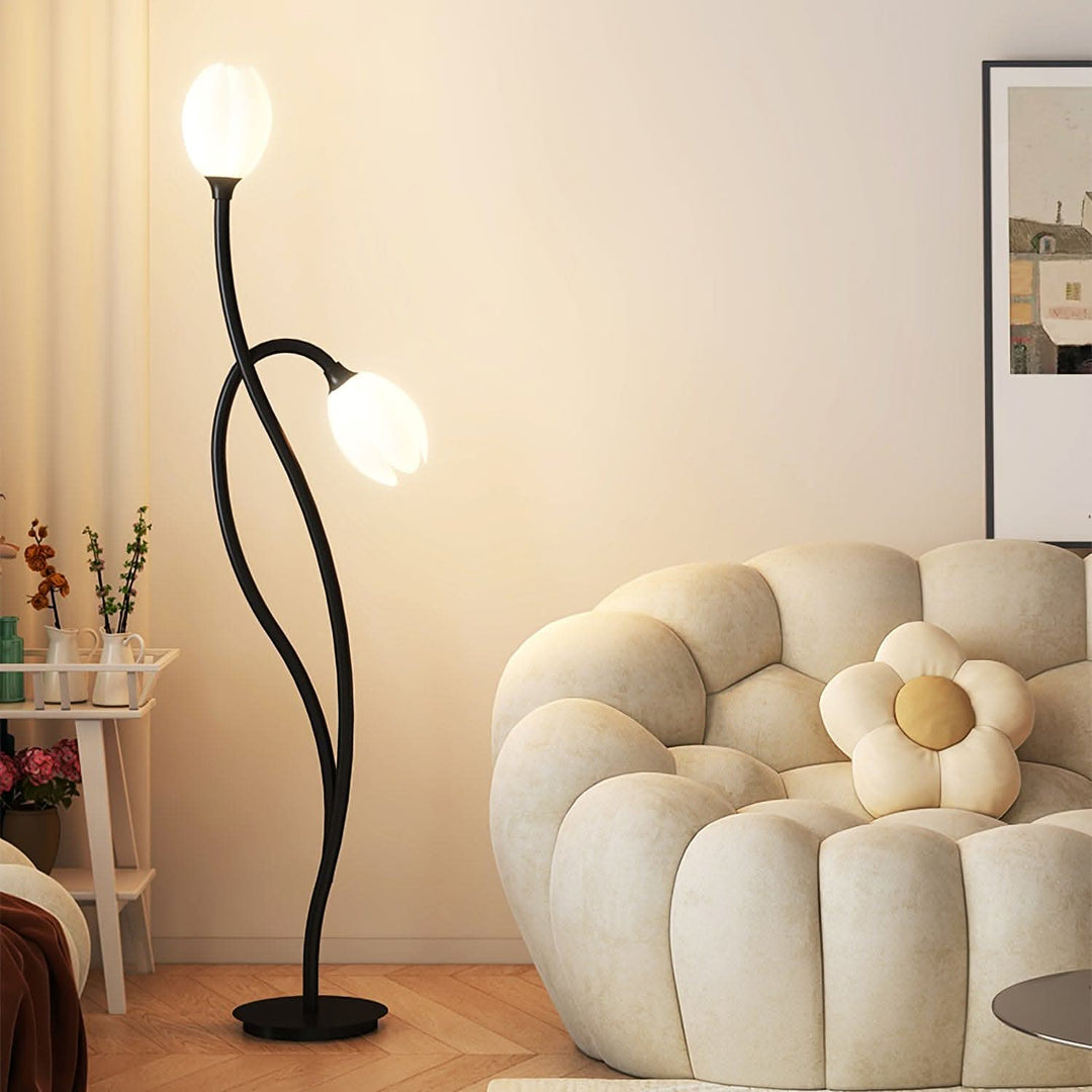 Lampadaire design fleur élégant, lumière d'ambiance pour chambre et décoration intérieure.