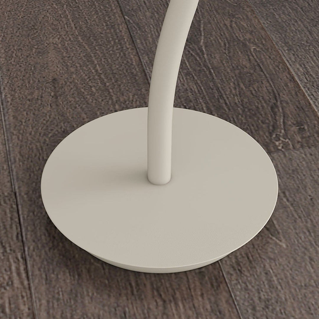 Élégant lampadaire design fleur, idéal pour ambiance cosy dans la chambre ou le salon.