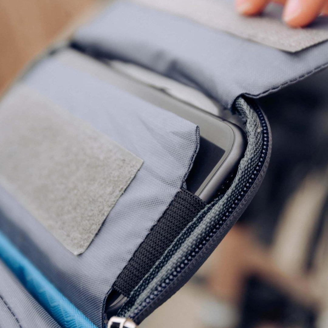 Sacoche de vélo étanche pour guidon, protégeant vos affaires et téléphone sous la pluie. Accessoire cyclisme.