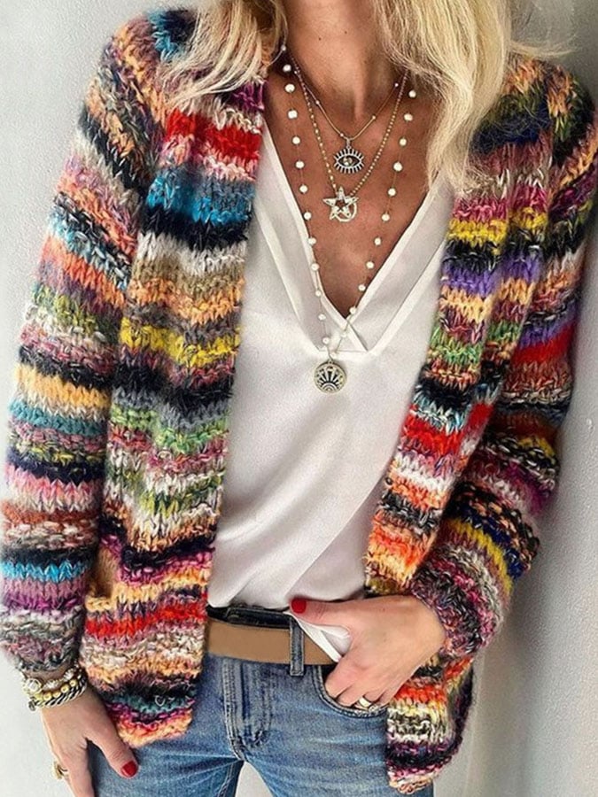 Cardigan femme léger et élégant pour le printemps, idéal pour une superposition chic et confortable.