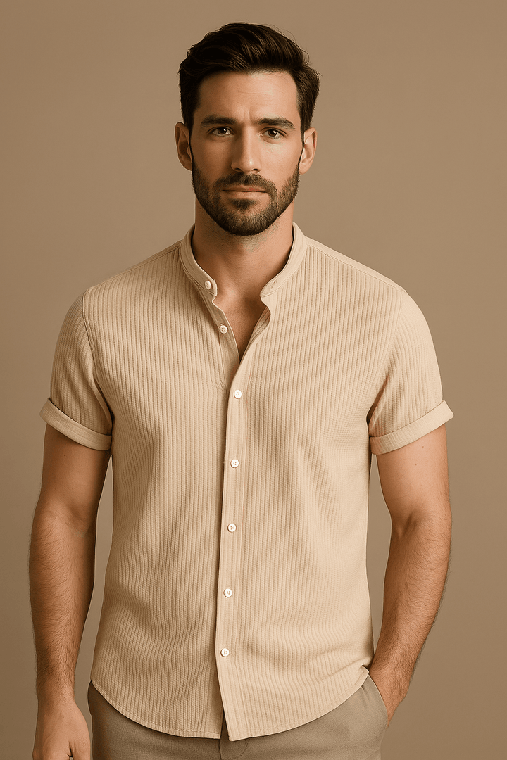 Chemise homme à manches longues, élégante et confortable, style intemporel pour toute occasion.