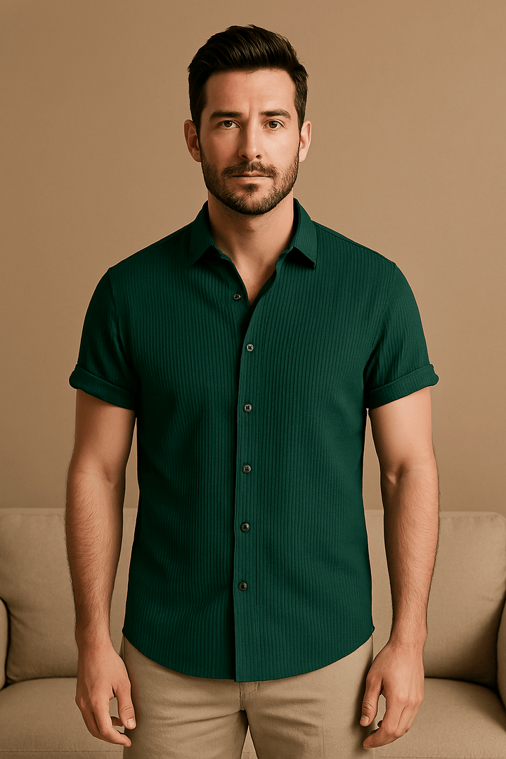 Chemise élégante à manches longues pour hommes, coupe moderne et polyvalente, pour un look tendance.