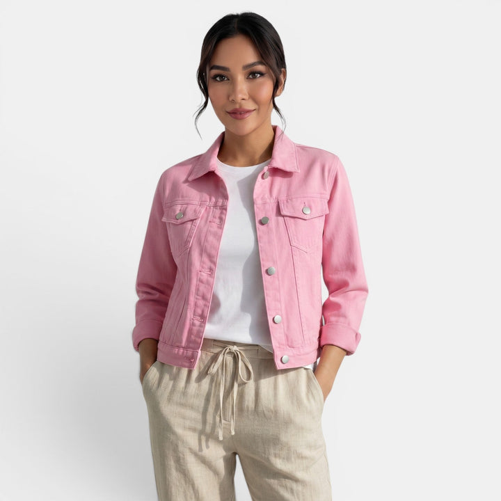 Veste femme ajustée pour printemps/automne. Tissu moderne, style urbain chic.