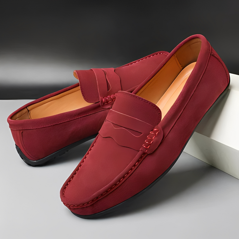 Souliers homme à enfiler en cuir, style polyvalent, parfaits pour le printemps et l'été, mode masculine chic.