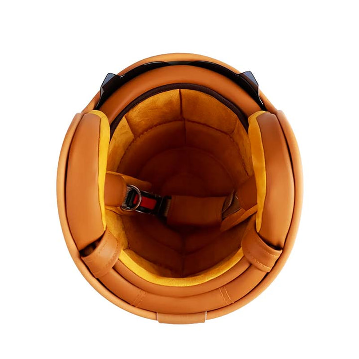 Casque de sécurité moto homologué, style classique intemporel, pour motard exigeant, confort longue durée.