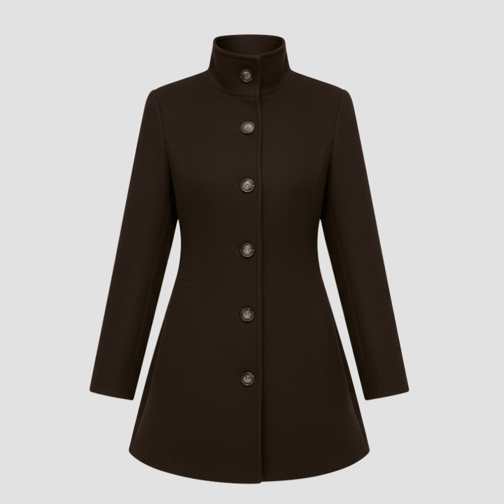 Manteau femme moderne, col montant, fermeture boutonnée. Parfait pour un look urbain chic.