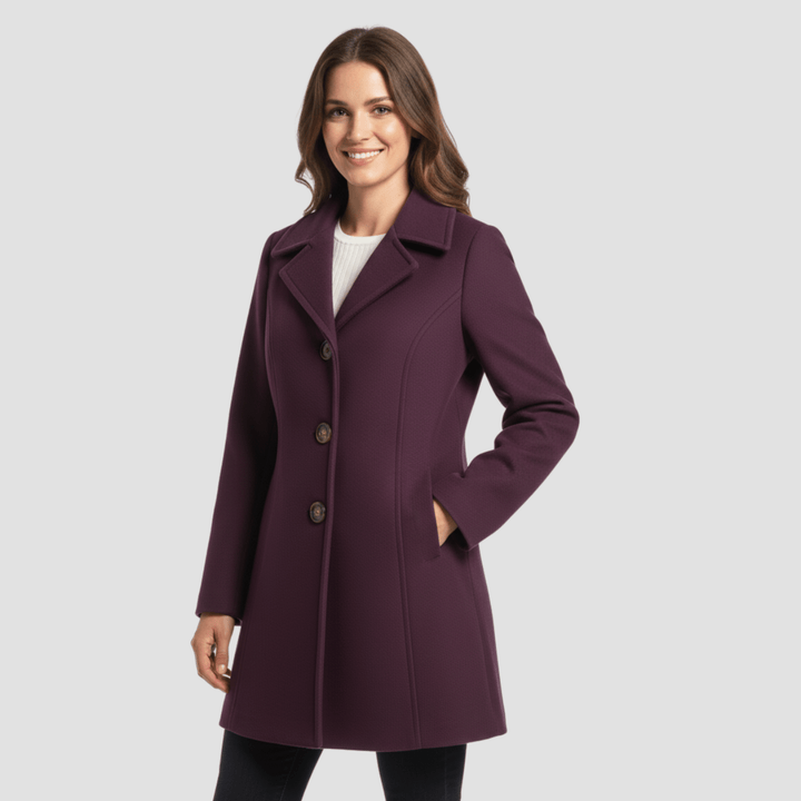 Manteau femme classique, col montant, fermeture boutonnée. Un essentiel pour automne et hiver.
