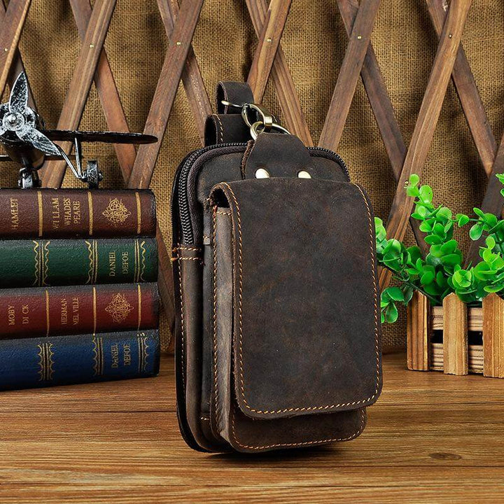 Sac à taille vintage homme, en cuir pleine fleur, organisation optimale et sécurité.