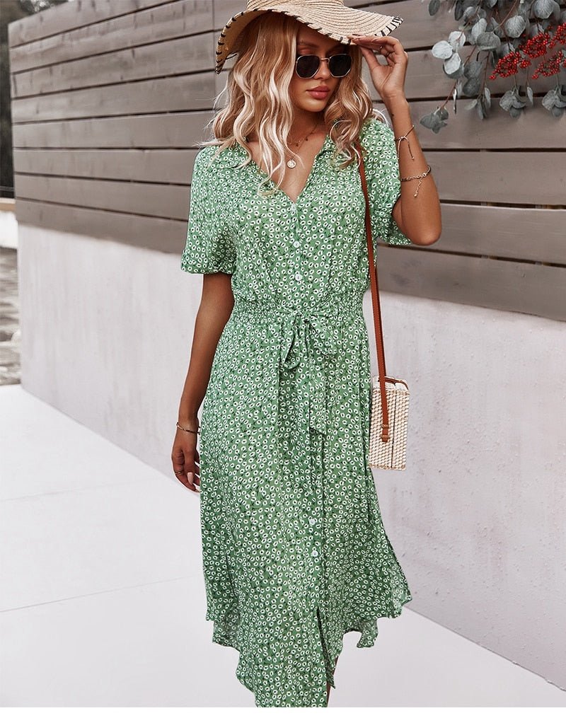 Robe fluide Luretta à fleurs, confortable et tendance, tenue estivale chic pour femme.