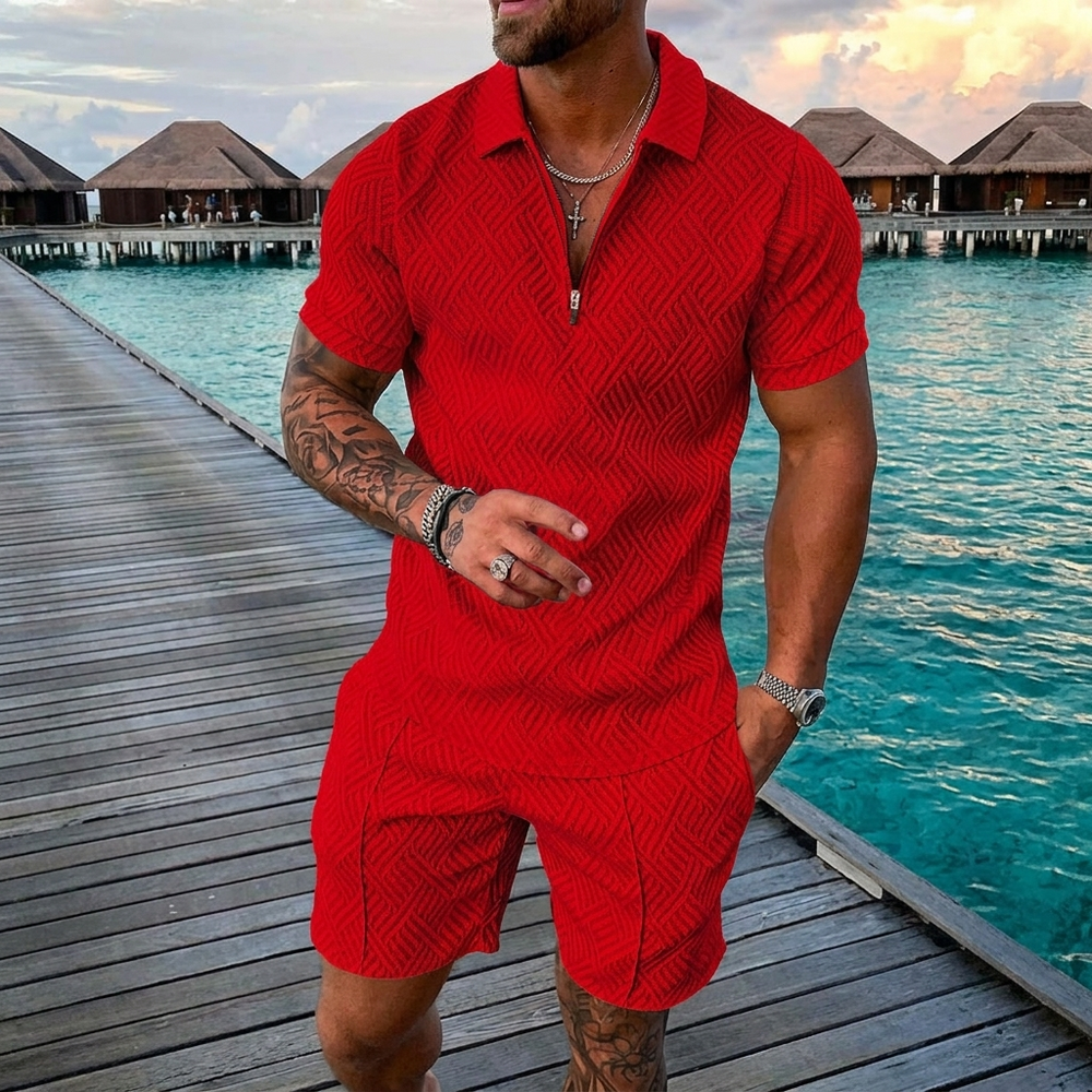 Tenue deux pièces homme estivale, chemise à manches courtes et short, offrant confort léger et style moderne.