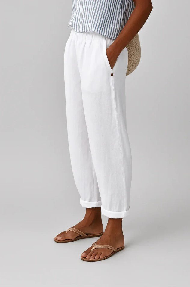 Pantalon fluide femme en lin-coton, coupe jambe large. Idéal pour un style élégant et décontracté.