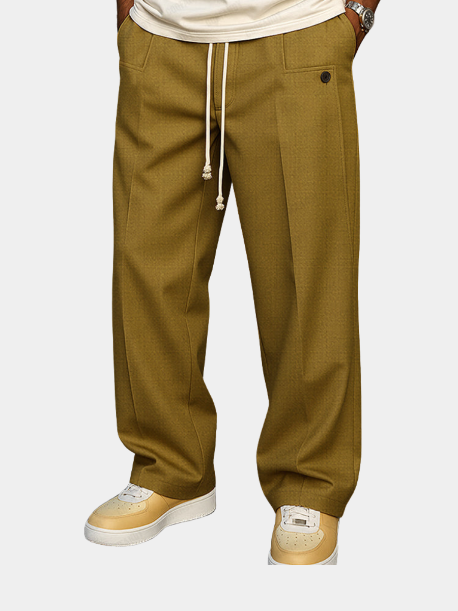 Pantalon chino homme beige ajustable, style élégant et infroissable pour le bureau ou décontracté.