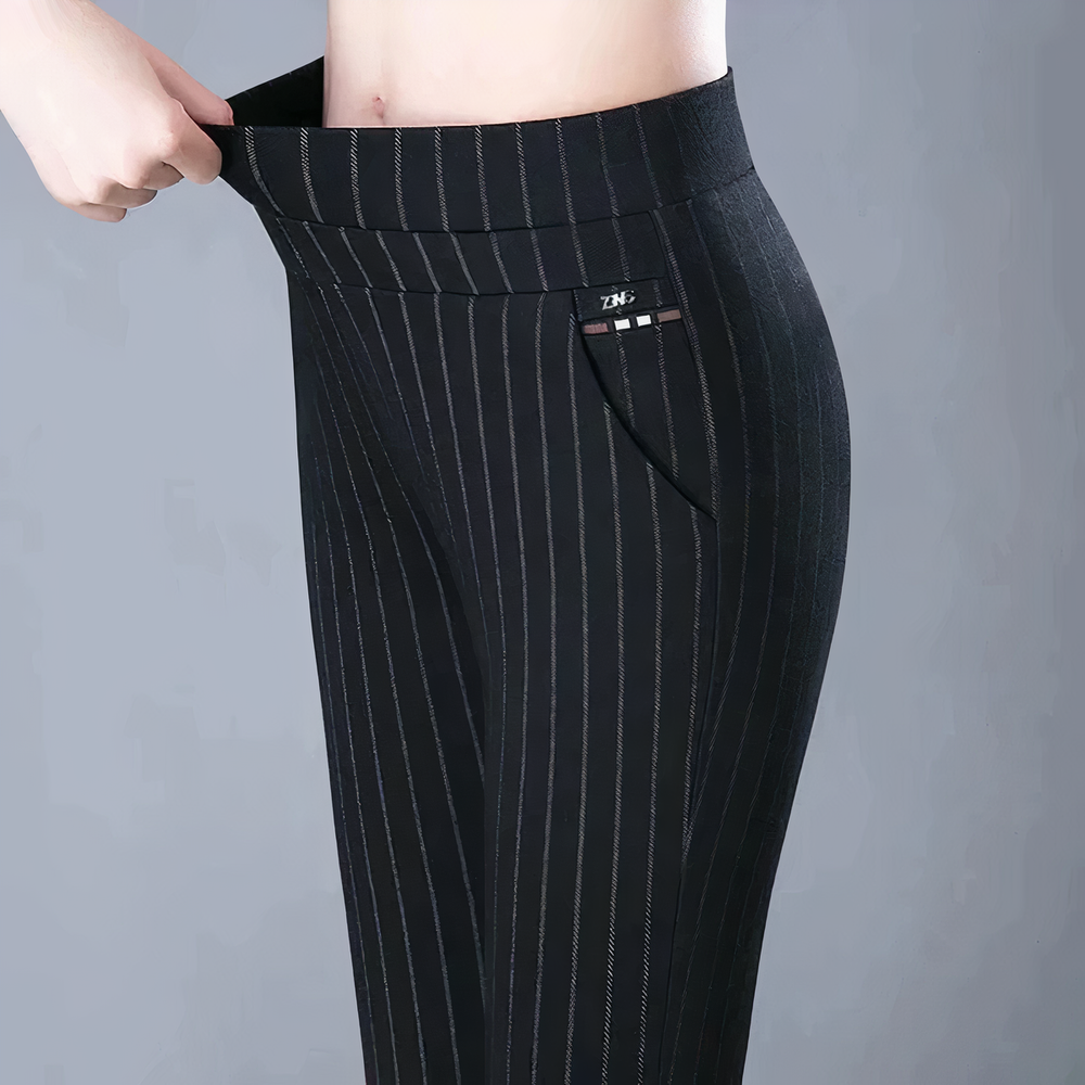 Pantalon femme à rayures taille haute, confortable et chic. Parfait pour un look printanier/estival au bureau.