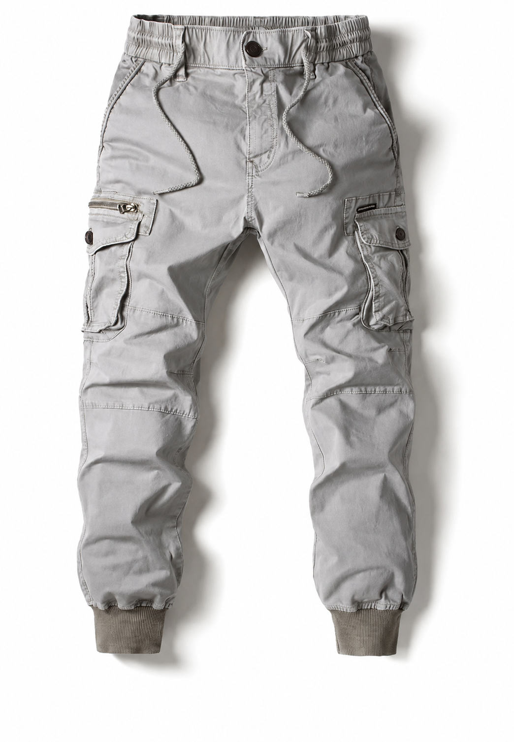 Jogger cargo homme confortable et stylé, multi-poches. Taille élastique, coupe ajustée pour un look streetwear moderne.