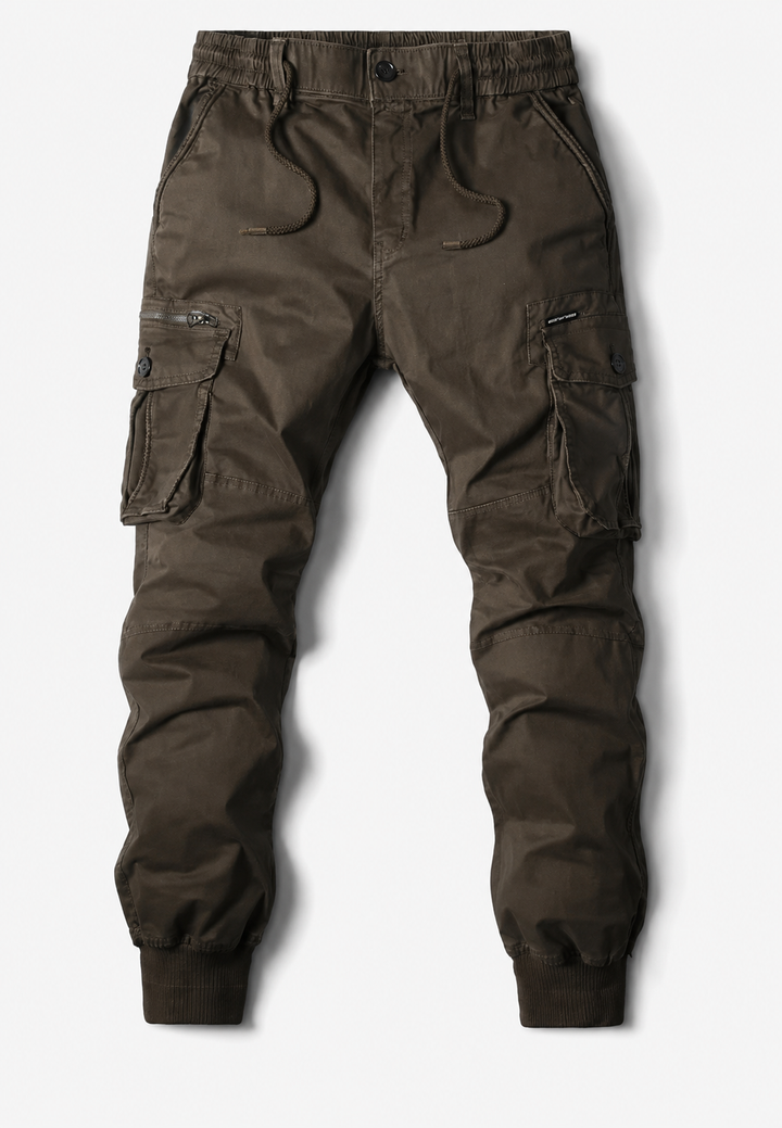 Pantalon jogger cargo homme confortable, multi-poches, parfait pour la mode décontractée et le streetwear moderne.