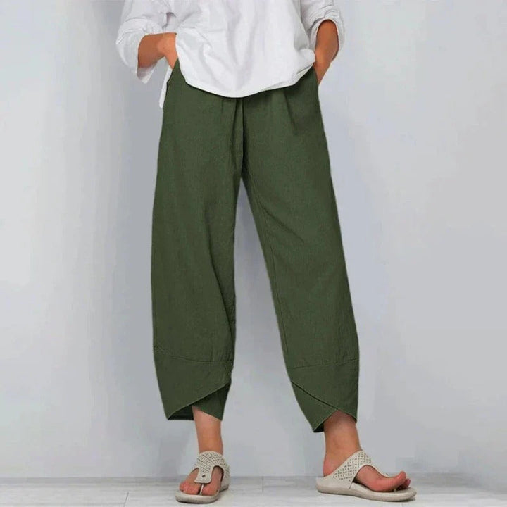 Image du pantalon femme raccourci jambe large décontracté, idéal pour un confort quotidien et un style tendance.