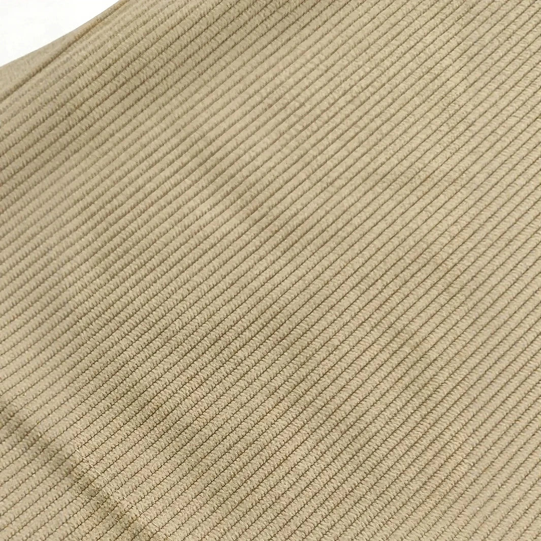 Pantalon femme doux en velours côtelé extensible, confortable et stylé pour l'hiver.