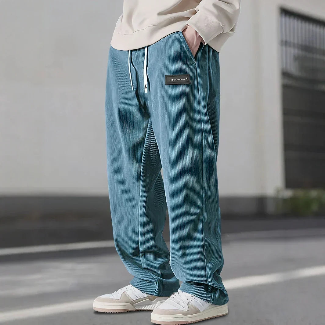 Confortable pantalon femme velours côtelé extensible, douceur et mode hivernale.