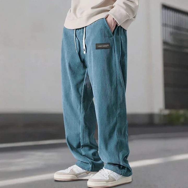 Confortable pantalon femme velours côtelé extensible, douceur et mode hivernale.