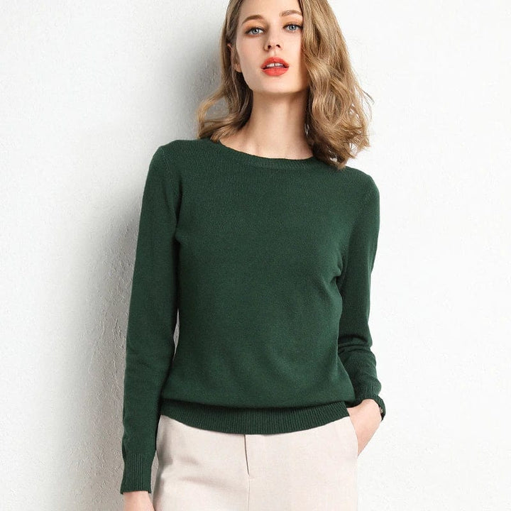 Pull tricoté classique pour femme, idéal automne-hiver, col rond, confort et style pour toutes occasions.