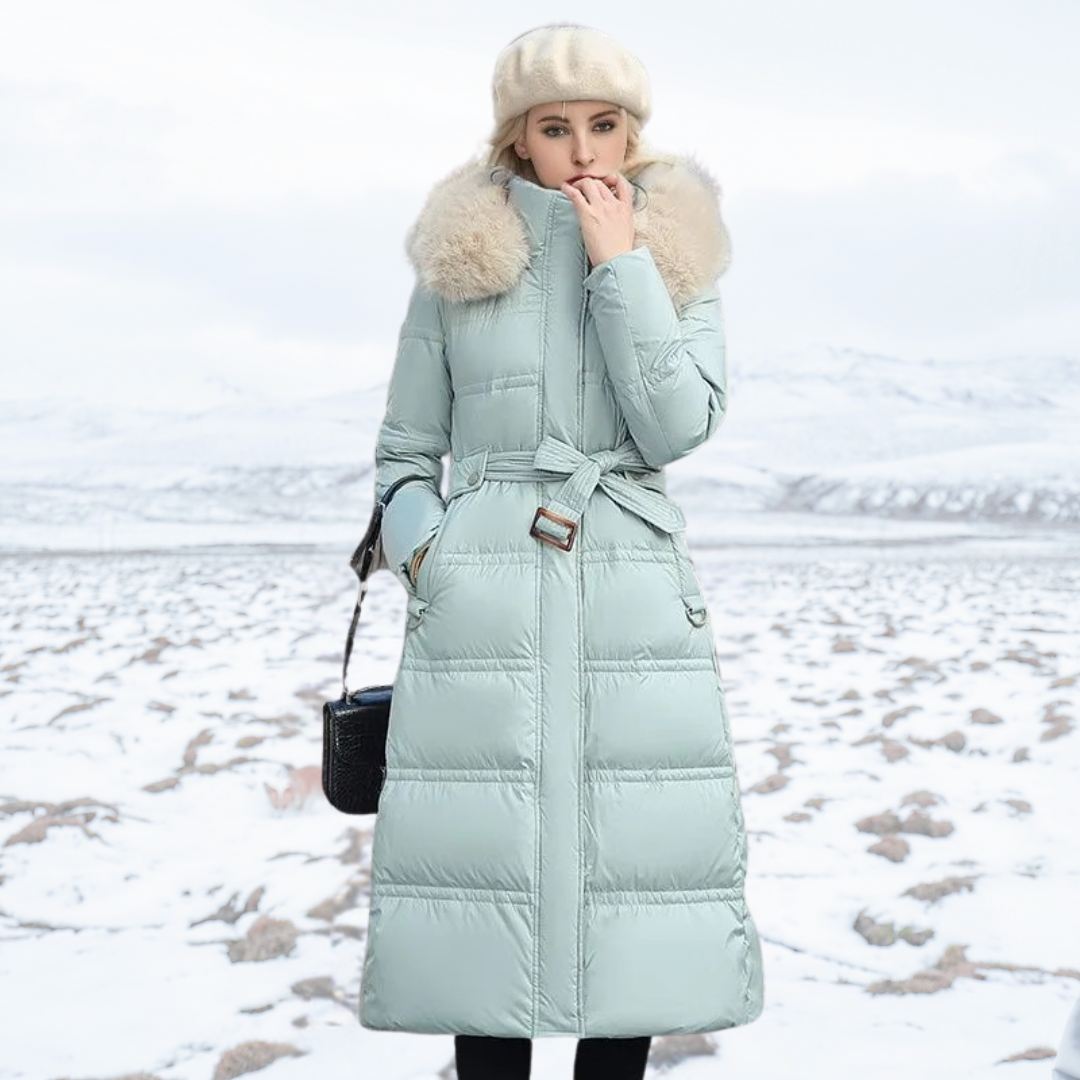 Parka hiver femme chic et chaude, imperméable. Col montant et capuche garnie de fausse fourrure.