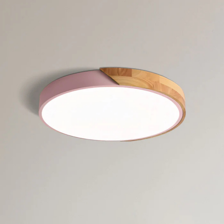 Éclairage LED chaleureux et doux, plafonnier scandinave en bois, idéal pour la maison moderne et cosy.