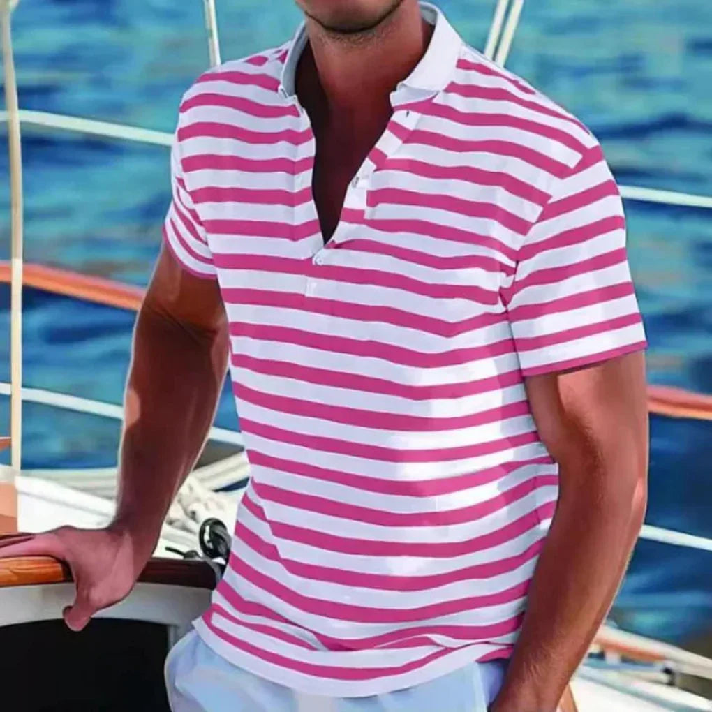Haut polo rayé noir pour homme, col ouvert. Tissu confortable, look élégant et polyvalent.