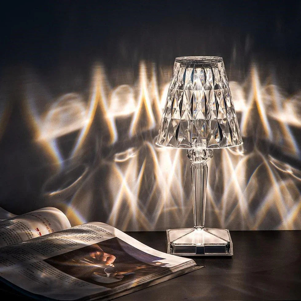 Lampe de table élégante LuxeIllume pour salon, éclairage d'ambiance LED réglable, design moderne.
