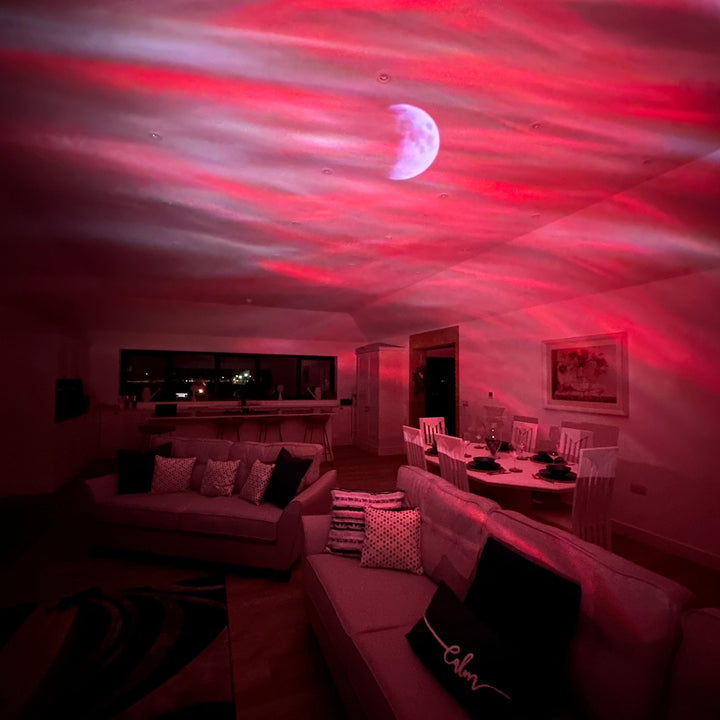 Luminaire projecteur Aurore Boréale créant une atmosphère apaisante. Idéal comme veilleuse ou décoration.