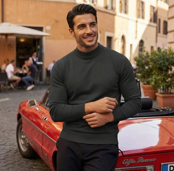 Pull col roulé homme, coupe slim moderne qui affine la silhouette. Confortable et chic, idéal pour les saisons froides.