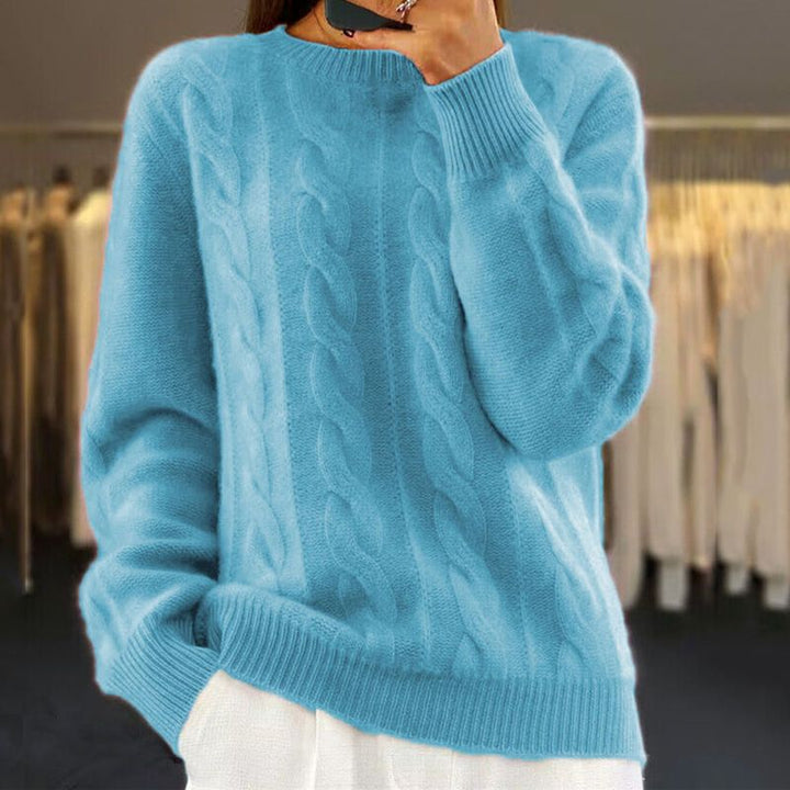 Pull femme classique et chaud, maille tricotée élégante pour le confort hivernal quotidien.