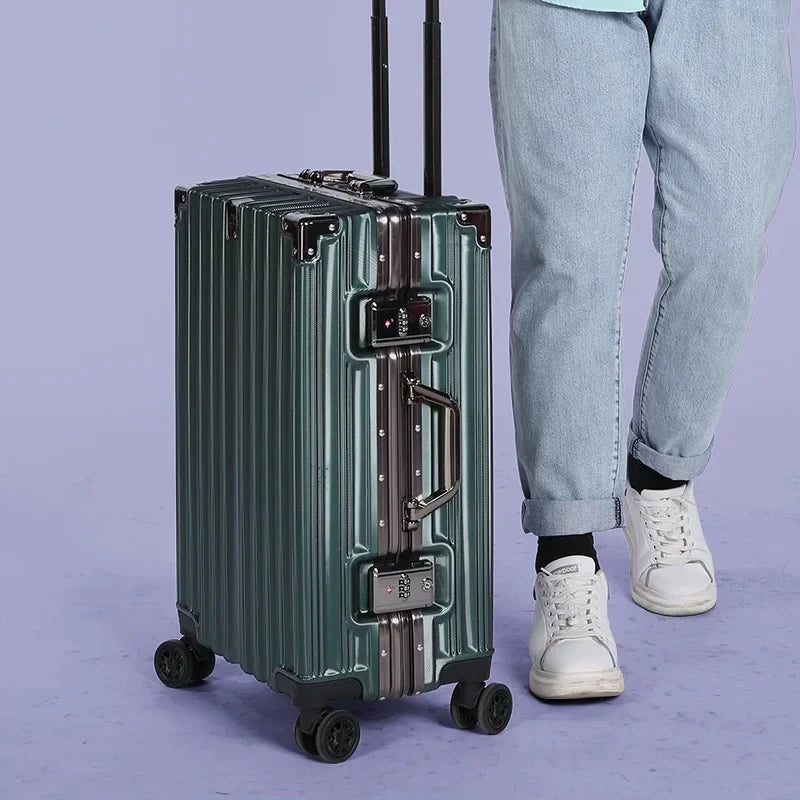 Valise de voyage robuste, grand format, durable pour un transport facile.