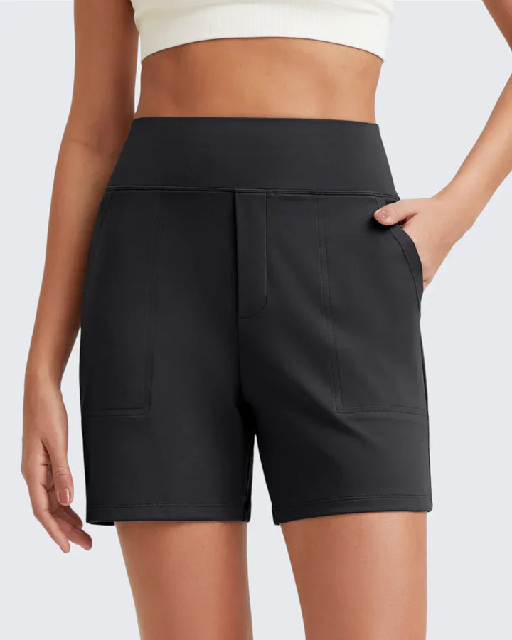 Un short femme taille haute, confortable et polyvalent, avec des poches pour vos journées d'été.