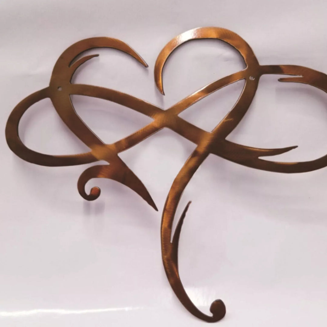 Symbole d'amour éternel en fer, cette décoration murale cœur infini apporte élégance et sens à votre intérieur.